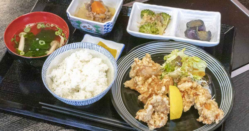新開地にオープンした「Diner ラウドスピーカー!」で唐揚げランチを味わってきました　神戸市