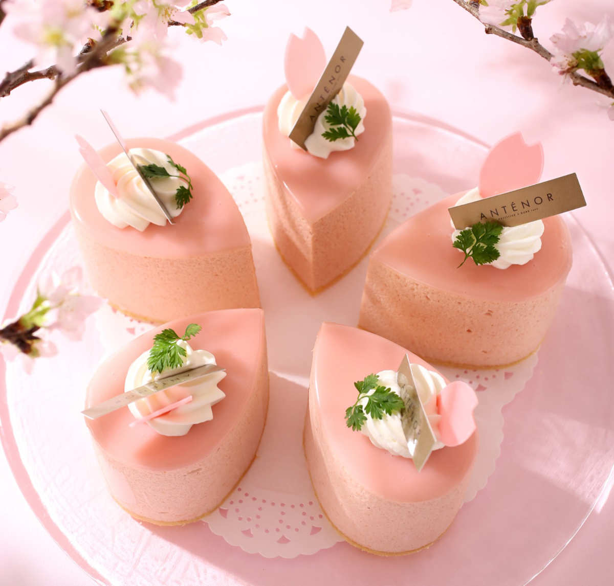 「桜と紅茶のケーキ」735円（税込）販売期間：3月5日～4月19日