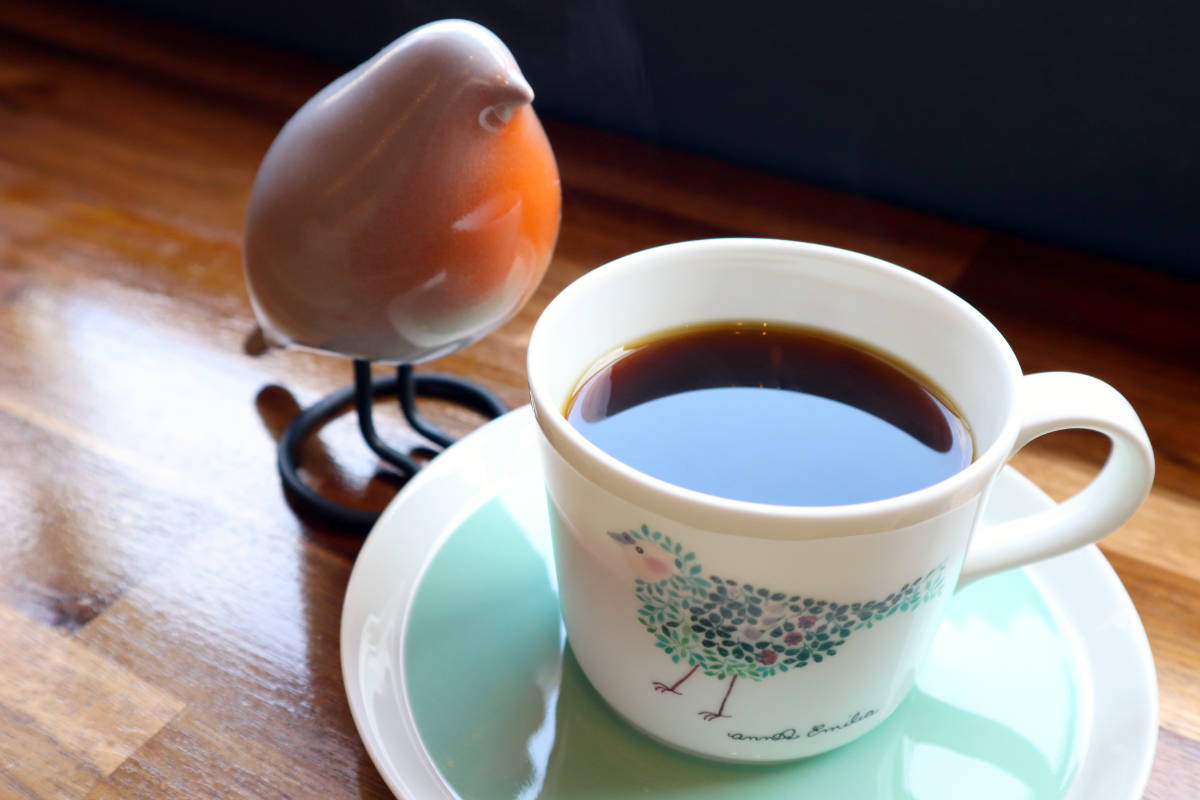 キリマンジャロ AAキボ―　500円かわいらしいコーヒーカップは北欧のデザイナー、アンナ・エミリアの作品とのこと