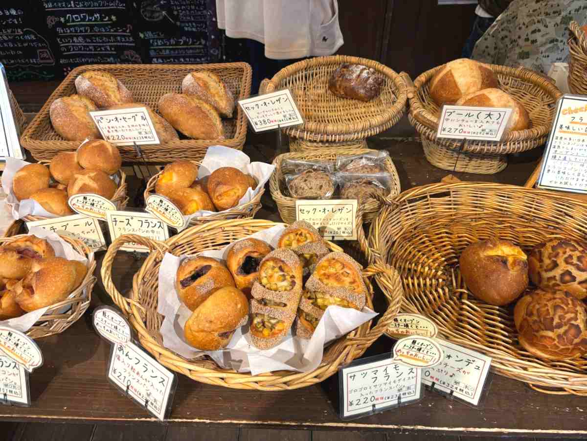 水道筋商店街にある『ベーカリー ノリ（Bakery nori）』で絶品クリームパンとシュークリームを実食　神戸市 [画像]