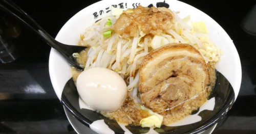 阪急塚口駅近くの二郎系ラーメン『麺家 德』で「上煮玉子ラーメン」を食べてきました　尼崎市