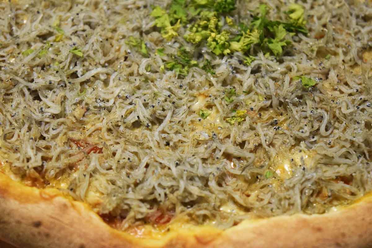 魚の棚商店街にあるイタリアン「Pizza &amp; Dining bar yorimichi」で新鮮な魚介をいただきました　明石市 [画像]