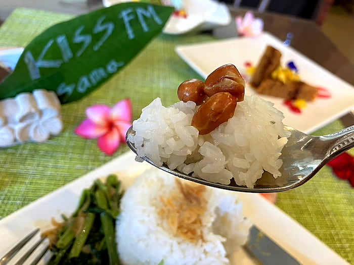 現地流の食べ方にワクワク♪