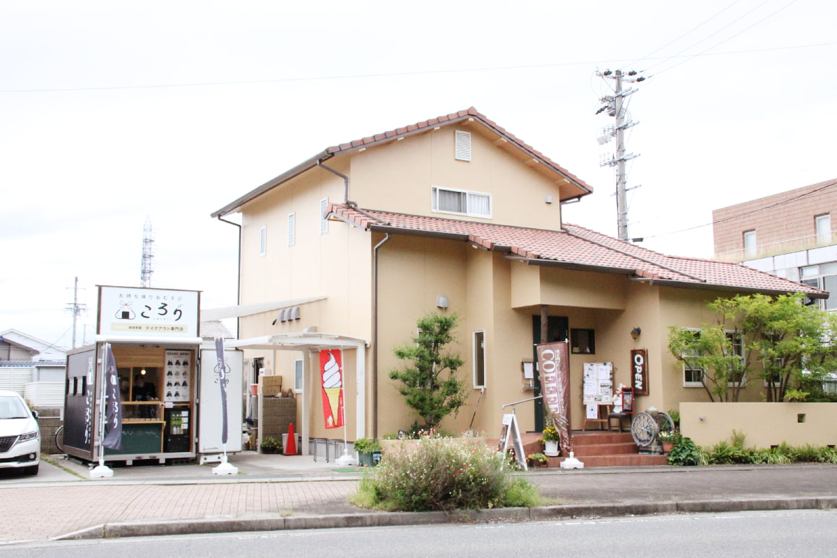 昔話の「おむすびころりん」がお店の由来だそう