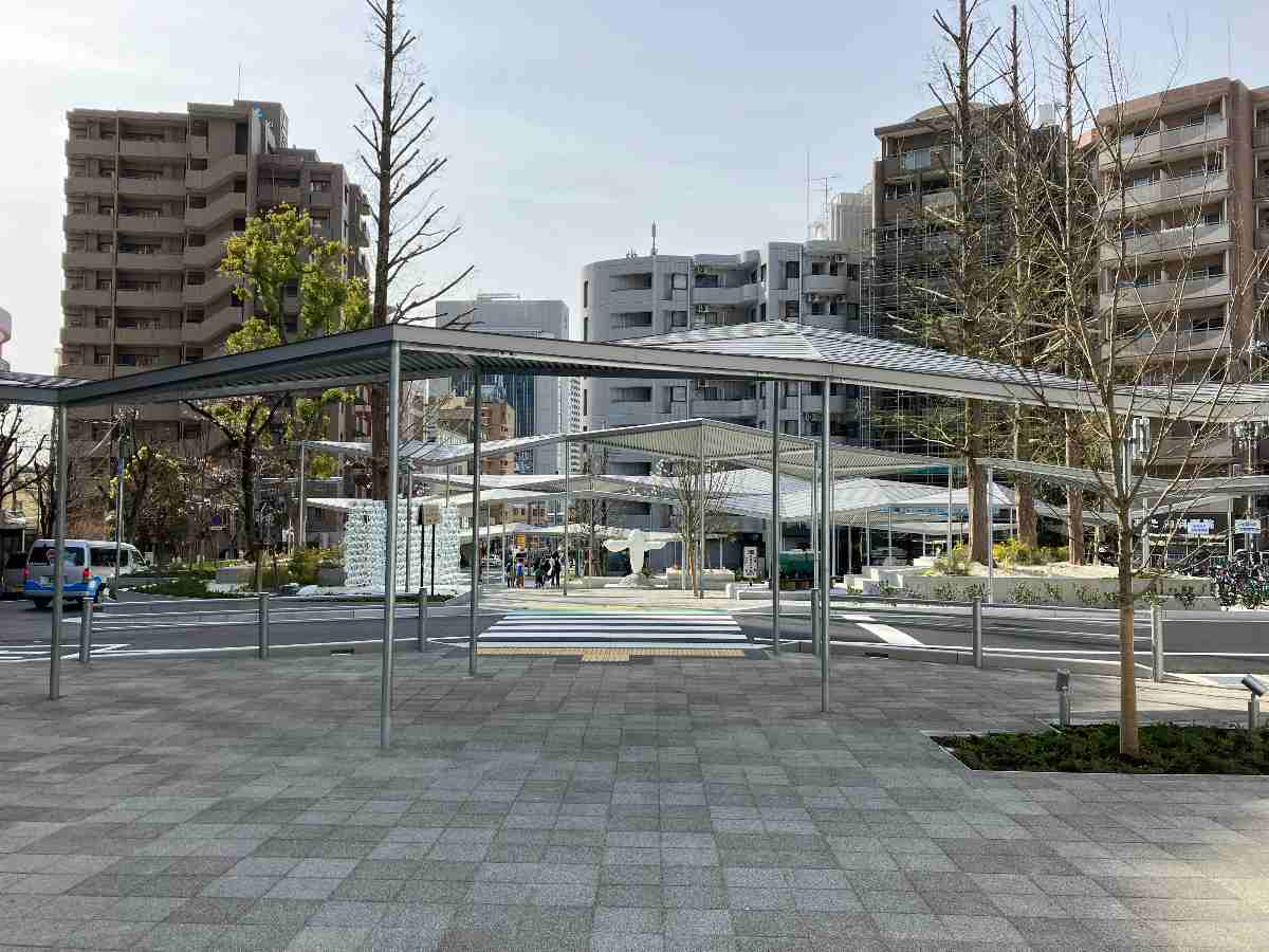 JR灘駅南側駅前広場「灘の森テラス」が生まれ変わりました　神戸市 [画像]