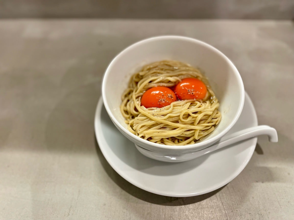 「TKM」790円（税込）の麺は1.5玉、200g（茹で上がり約400g！）