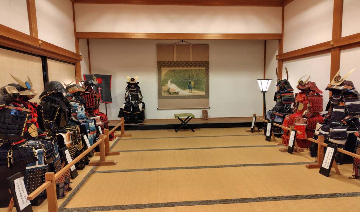 篠山城大書院で「甲冑着付け体験」について取材してきました　丹波篠山市 [画像]