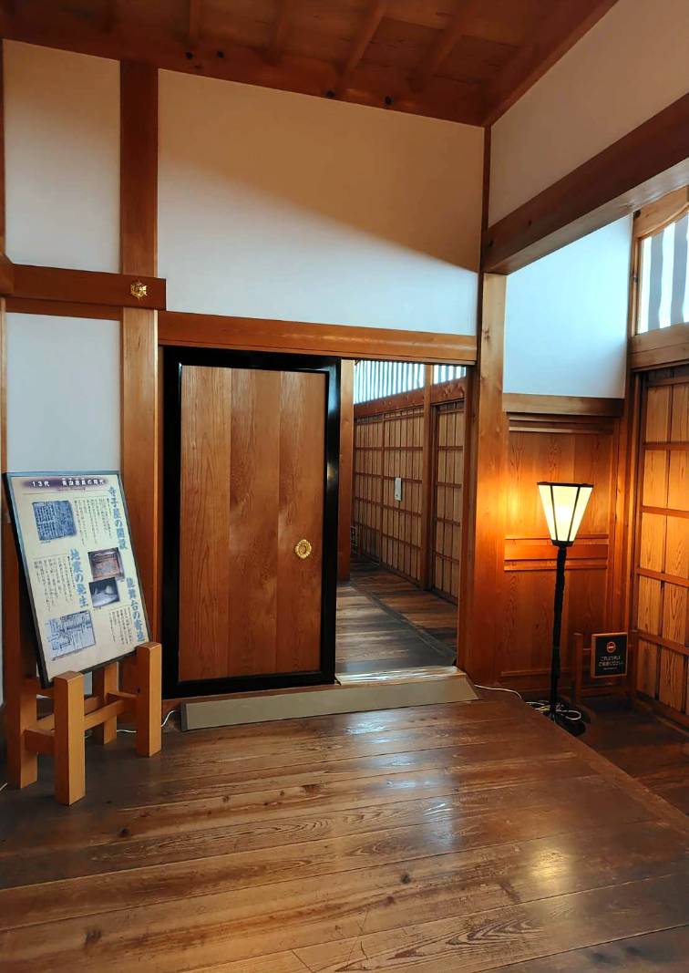 篠山城大書院で「甲冑着付け体験」について取材してきました　丹波篠山市 [画像]