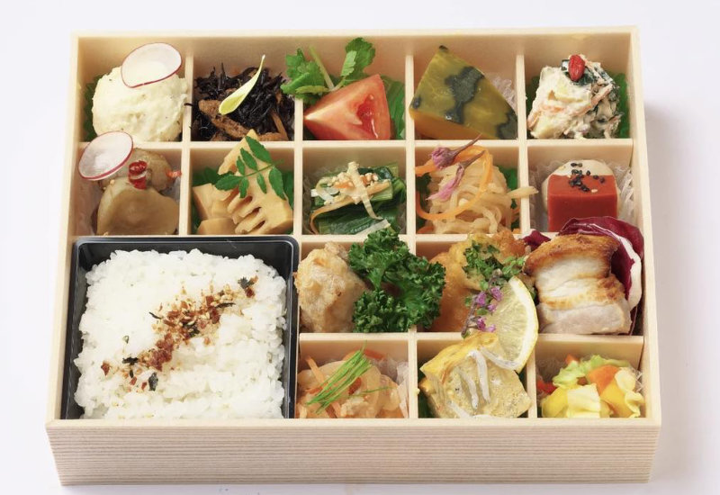 「農家弁当」※生産者さんが収穫する野菜に合わせて素材が変わります