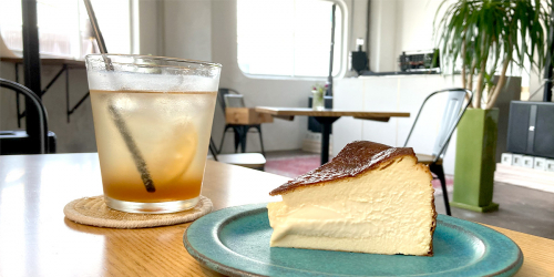 姫路駅すぐのカフェ&バー『TRES（トレス）』で「黒豚カレー」とスイーツを堪能してきました　姫路市