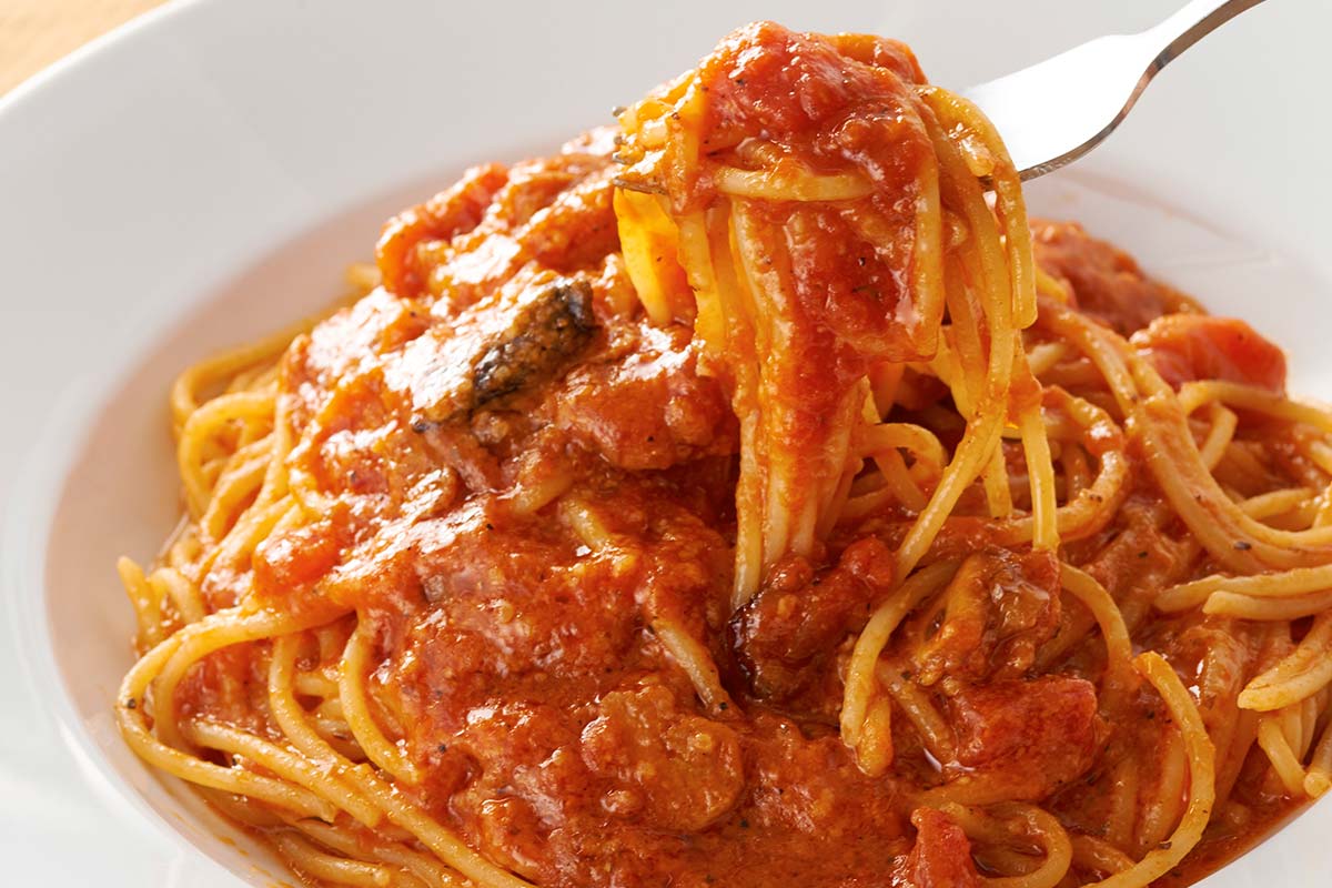 「トマトとニンニクのスパゲティ」 ※価格は店舗によって異なります