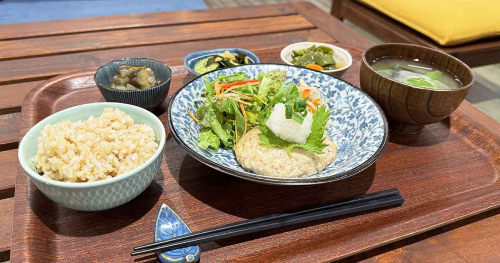 阪急伊丹駅すぐの『野菜とつぶつぶ アプサラカフェ』の優しい食事に癒されてきました　伊丹市