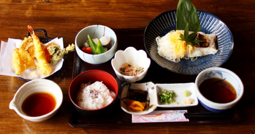 龍野公園近く『すくね茶屋』で貴重な揖保乃糸「三神」を頂きました　たつの市