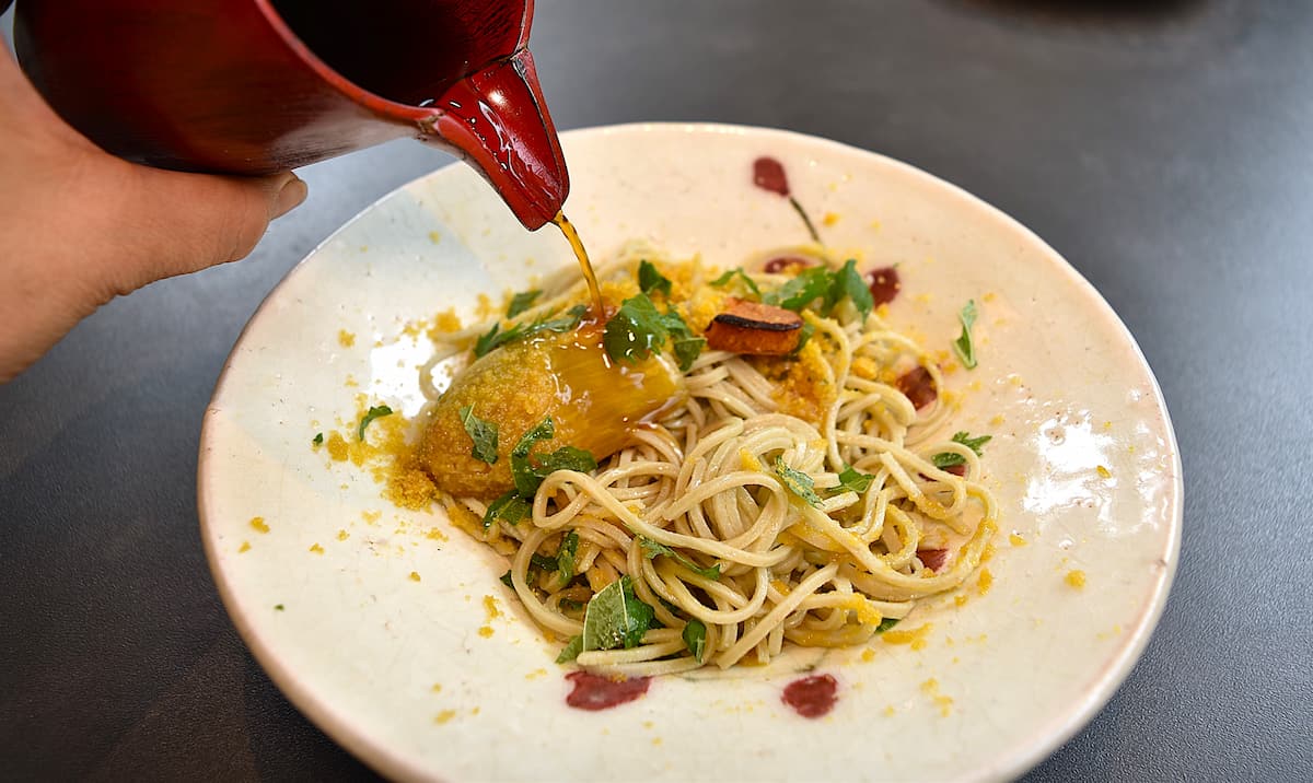 パプリカのつゆでしばらく楽しんだらお好みで麺つゆをかけて