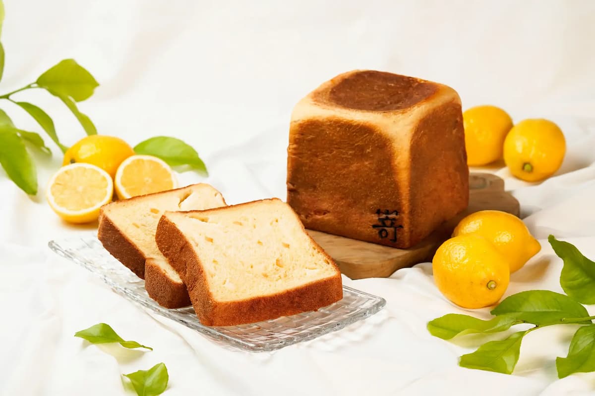 レモンとレアチーズの食パン　1,000円（税込）※1斤