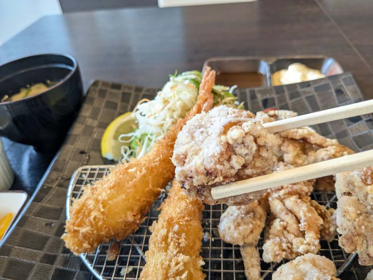 昭和通りにある『レストランマキ』で「海老フライ＆唐揚げ定食」を食べてきました　尼崎市 [画像]