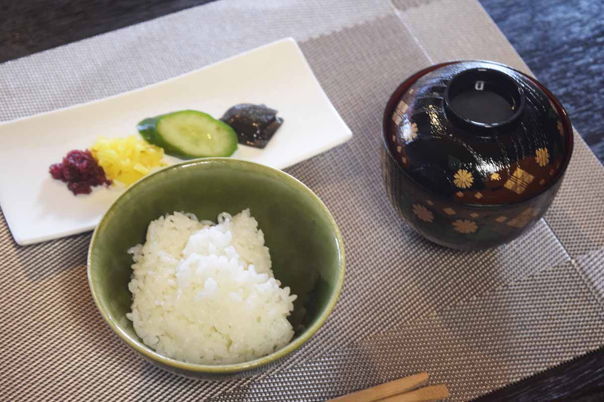 ご飯、留椀、香の物