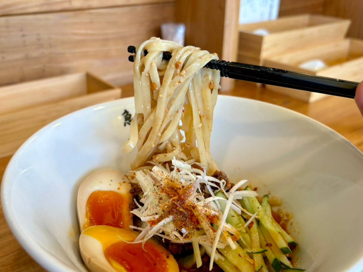 大石にある『中華そば 急がば啜れ』で夏季限定麺「冷やしスパイス担々麺」を実食　神戸市 [画像]