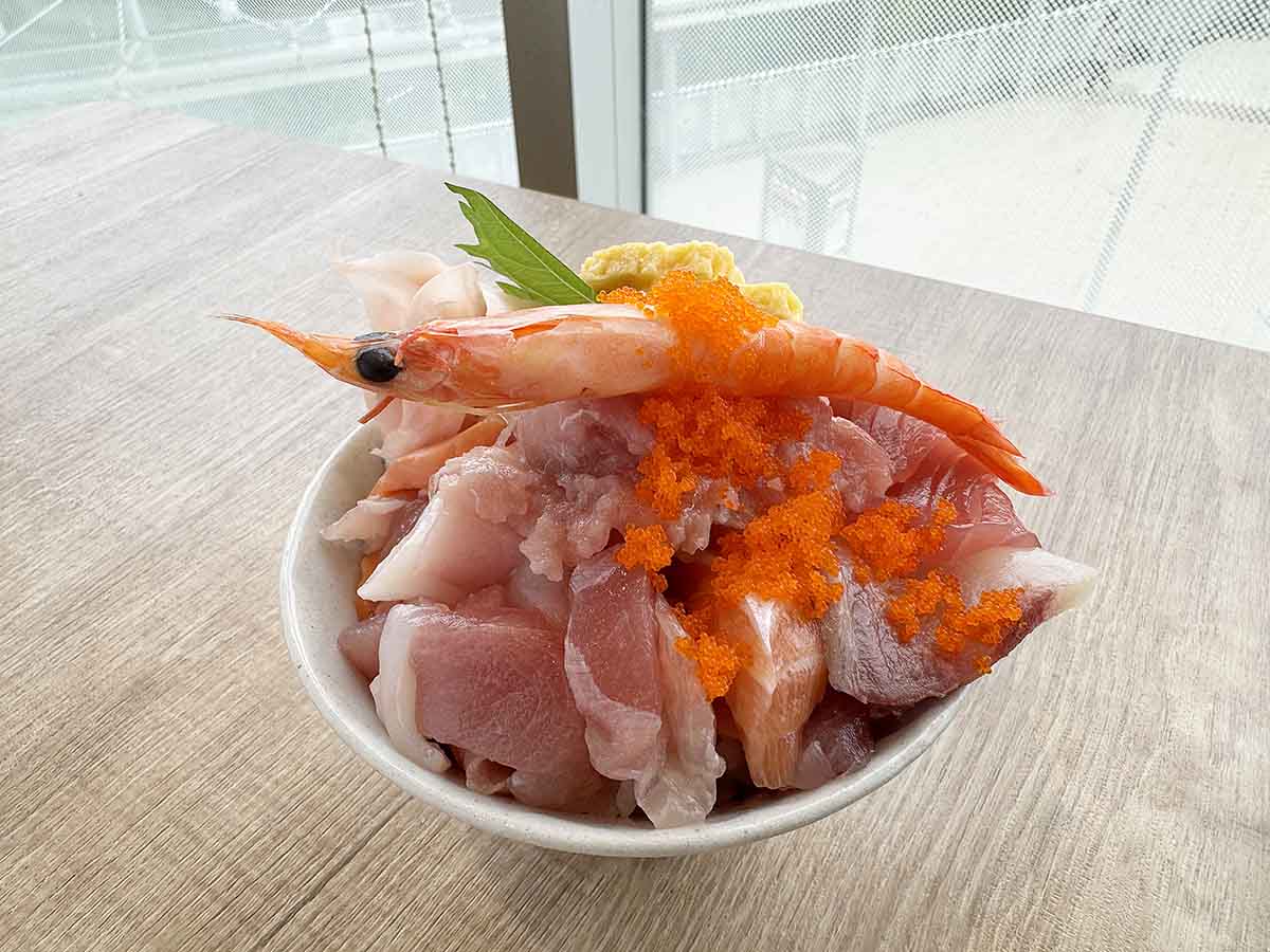 「まるき海鮮バラちらし丼」980円（税込）&nbsp;