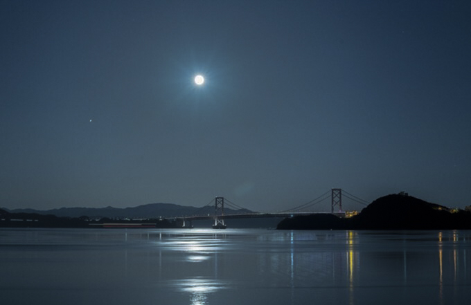 淡路島の夜空と音楽の饗宴！今年最初の「スーパームーンナイトクルーズ」南あわじ市 [画像]