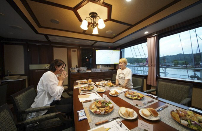 淡路島の夜空と音楽の饗宴！今年最初の「スーパームーンナイトクルーズ」南あわじ市 [画像]