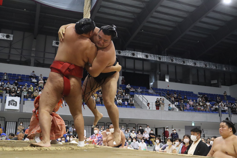 「幕内取組」※写真はイメージです　写真提供／日本相撲協会