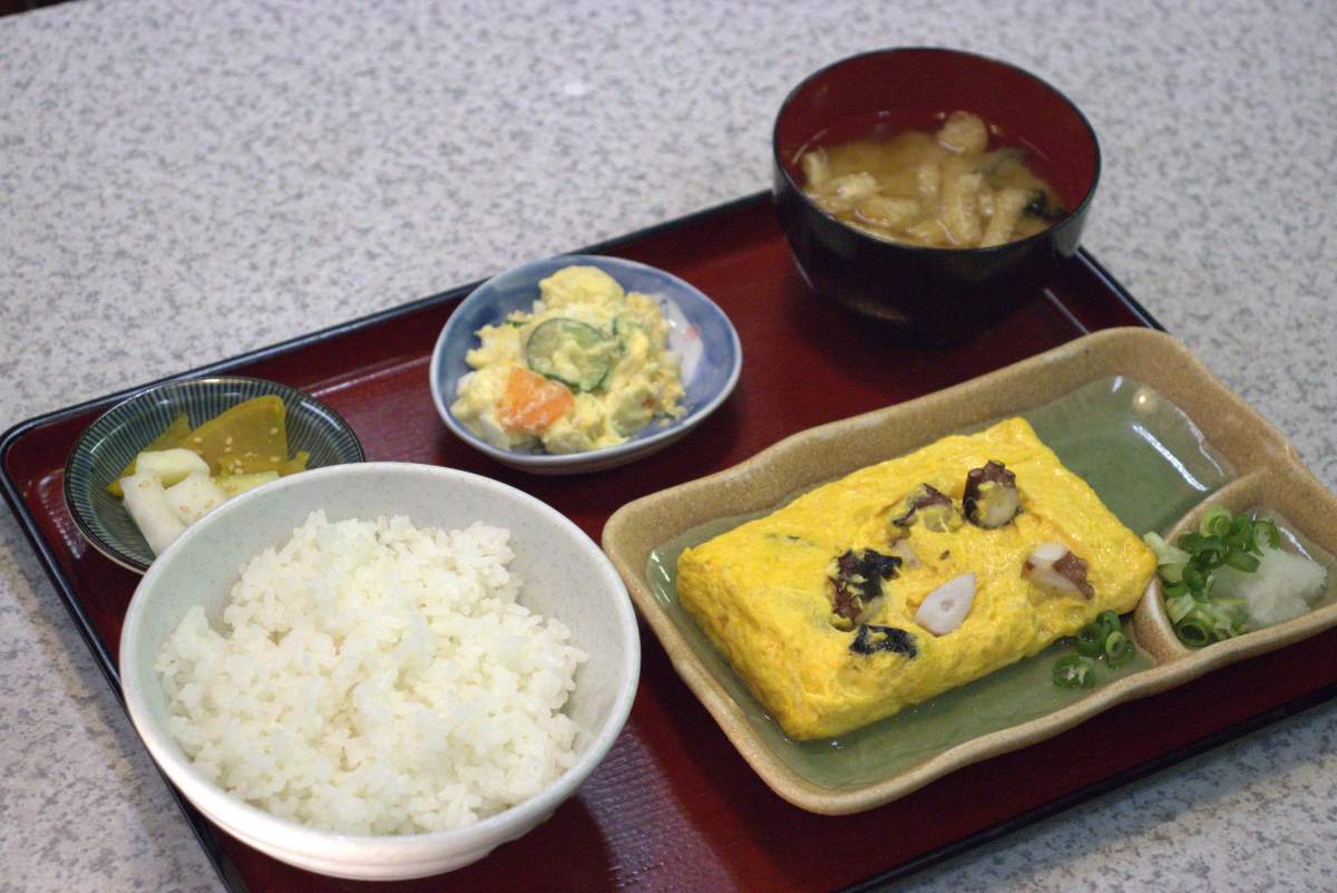 「明石タコ入り出し巻き玉子定食」1,100円（税込）