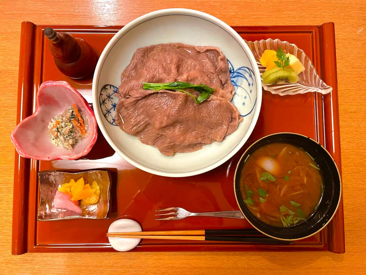 特別な日のランチに♪ 有馬にある『旬菜 猪名野』の地元素材で作る神戸牛の丼ぶり膳 神戸市 [画像]