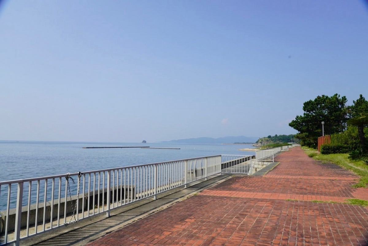 天気のいい日には四国や淡路島まで望むことができます