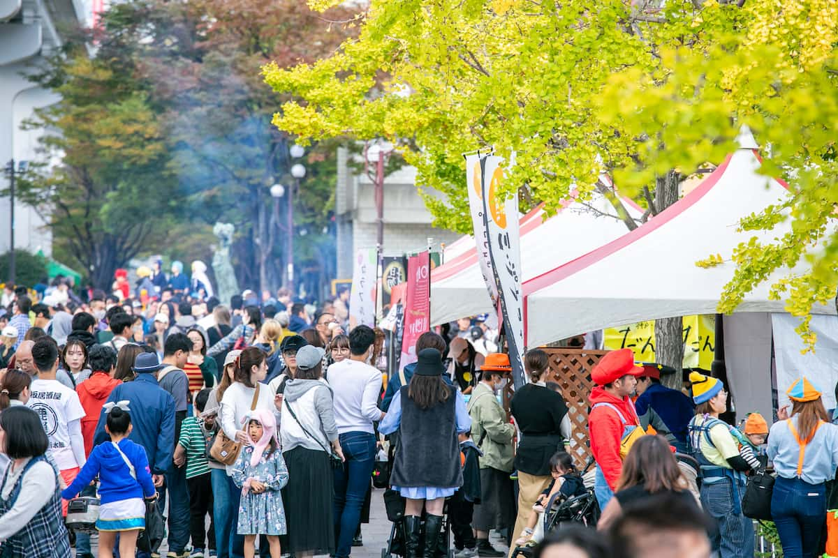 トリック・オア・トリート！でお菓子をゲット「六甲アイランド ハロウィンフェスティバル2024」 神戸市 [画像]