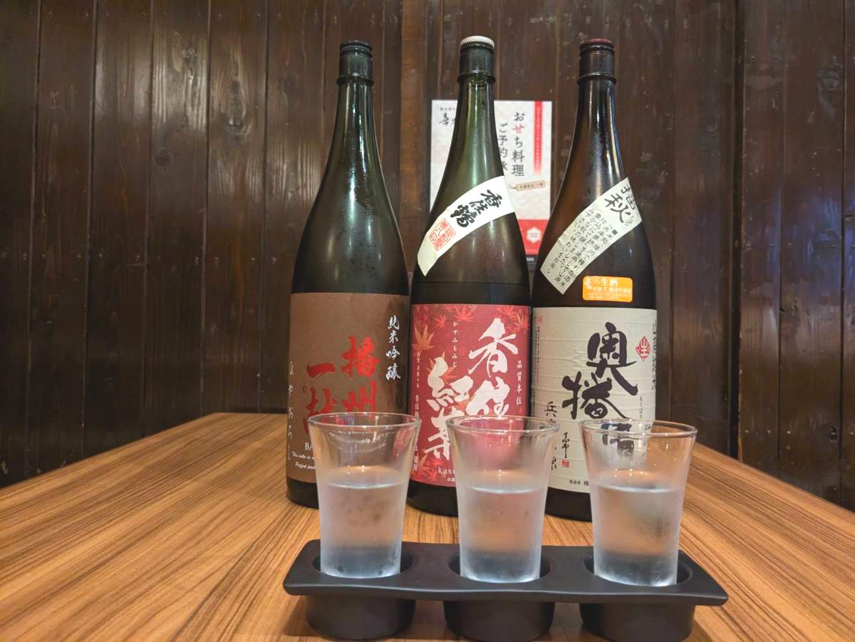 「純米酒呑み比べセット」990円（税込）※季節によって内容は異なります