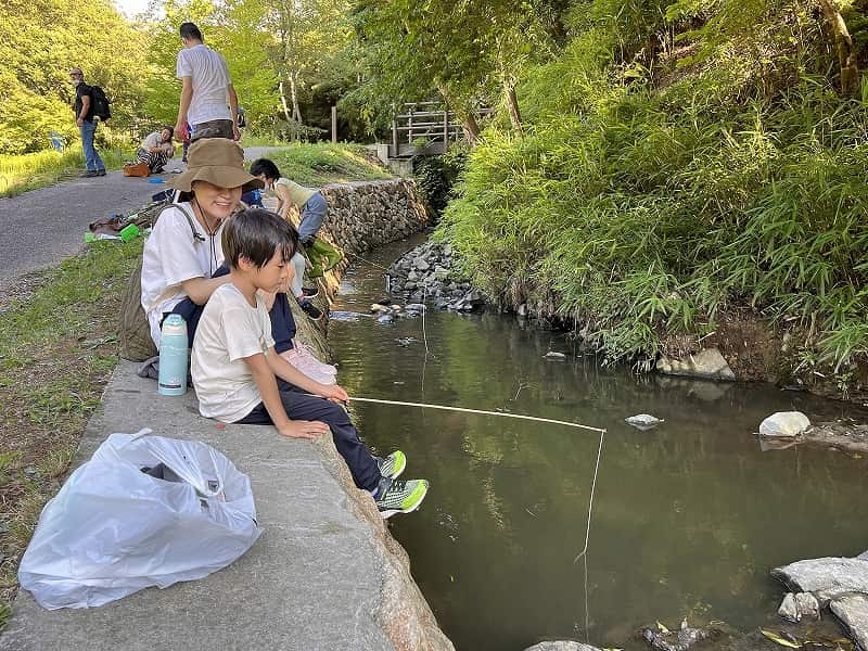 あいな里山公園で「稲刈り」や「丸太切り」を体験♪秋のワークショップイベント 神戸市 [画像]