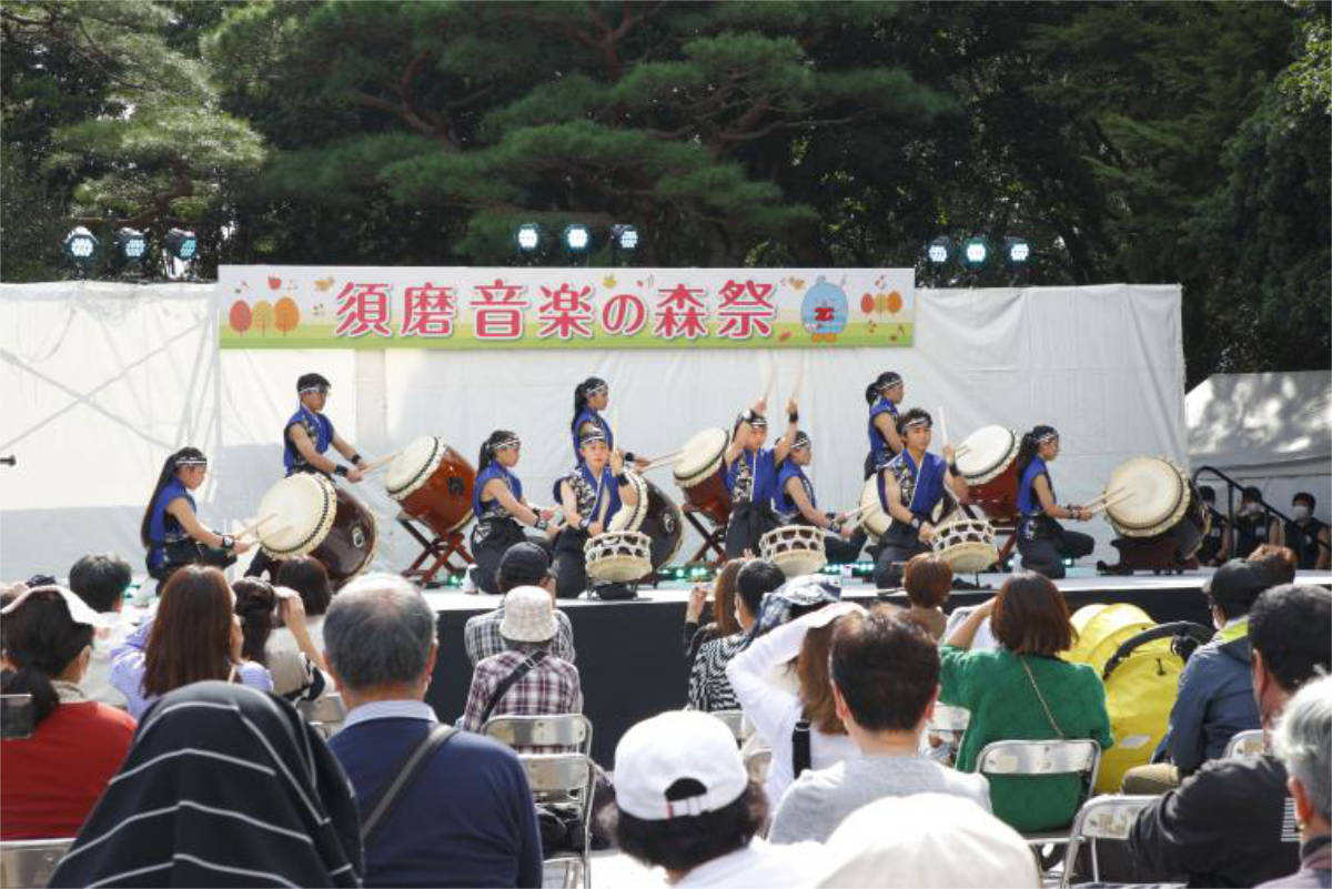 秋のバラが見ごろの須磨離宮公園で「第51回神戸まつり 須磨音楽の森」開催 神戸市 [画像]