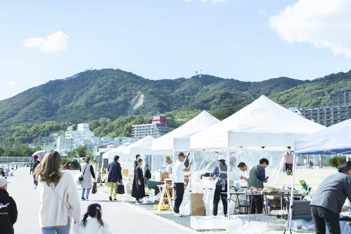 須磨海岸で特別開催「EAT LOCAL KOBE FARMERS MARKET」 神戸市 [画像]