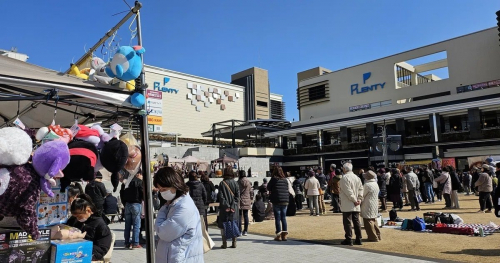 地下鉄西神中央駅前プレンティ広場で「西神グルメ祭り」開催