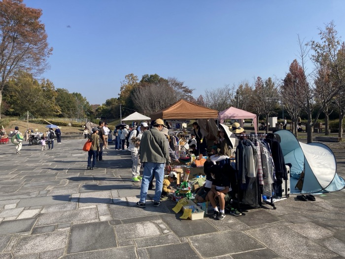 子ども服やおもちゃなど掘り出し物が見つかるかも！有馬富士公園で「リサイクルマーケット」開催 三田市 [画像]