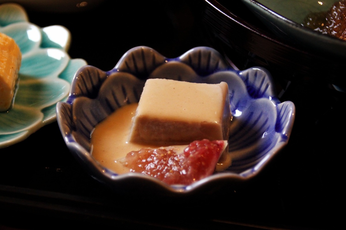 「自家製胡麻豆腐とイチジク」