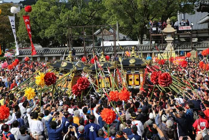 豪華な屋台が激しく練り競う！松原八幡神社秋季例大祭「灘のけんか祭り」 姫路市（Kiss PRESS）｜ｄメニューニュース（NTTドコモ）