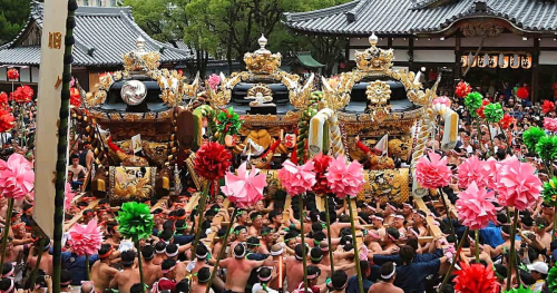 豪華な屋台が激しく練り競う！松原八幡神社秋季例大祭「灘のけんか祭り」