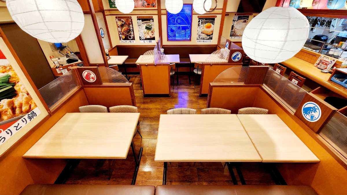 店内串打ちの炭火焼鳥とビールで乾杯！駅そばに『ハッケン酒場　西宮北口店』オープン 西宮市 [画像]