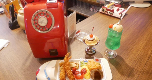 [画像]三宮『昭和レトロBAR ニューロマン』でいただく大人も楽しめるお子様ランチ