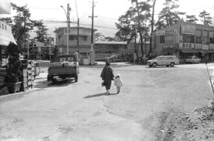 『第17回歴史資料写真展　坂のまち 絶景の地－苦楽園・鷲林寺－』　西宮市 [画像]