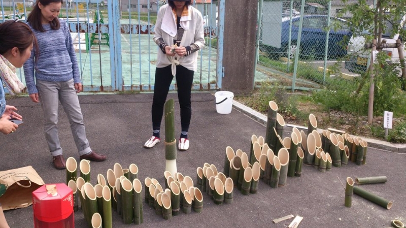 竹キャンドル準備の様子