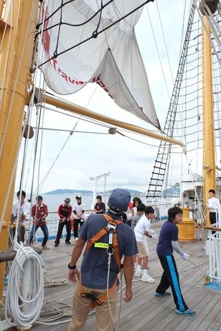 『神戸・みなと体験～帆船に乗ってみよう！～』　神戸市中央区 [画像]