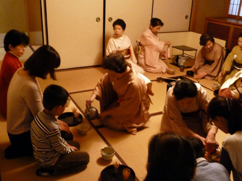 伝統文化体験教室『お茶のススメ』　神戸市中央区 [画像]