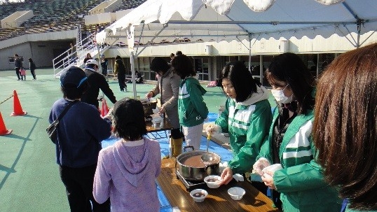 神戸総合運動公園「ユニバーで走り初め」（神戸市須磨区） [画像]