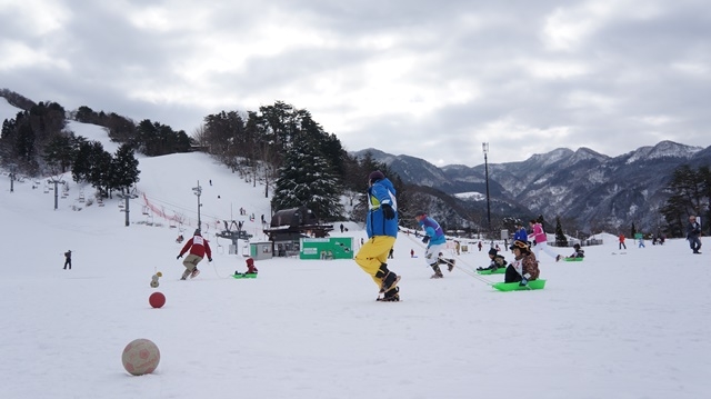 『第21回 但馬牧場公園雪上運動会』　県立但馬牧場公園　美方郡新温泉町 [画像]