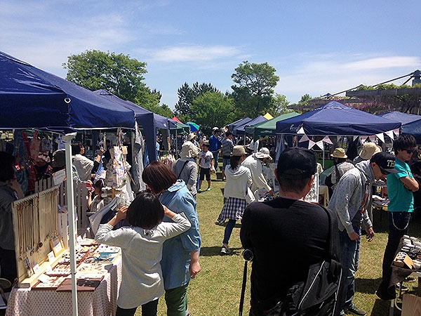 明石海峡公園『花のあわじクラフトフェア』淡路市 [画像]