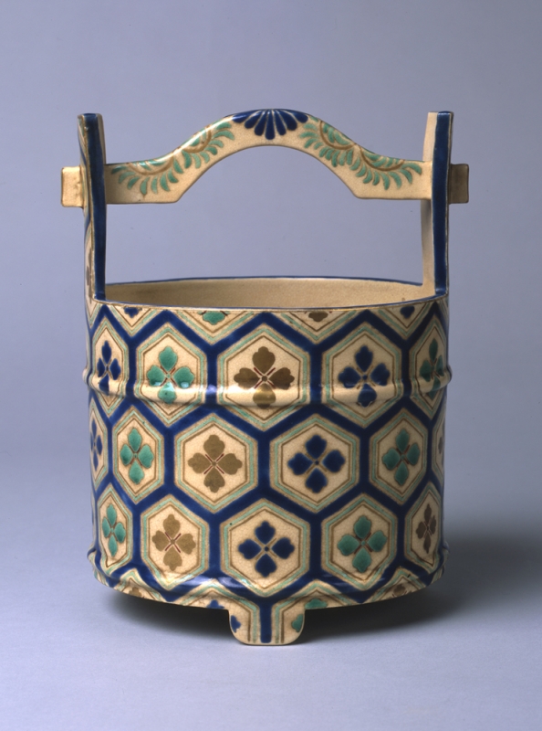 明石 色絵亀甲文手桶形水指 江戸時代後期 19世紀 兵庫陶芸美術館