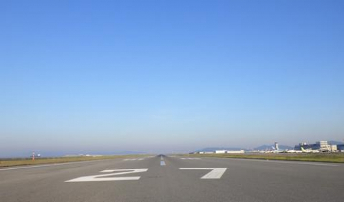 神戸空港で初開催『夏休み・早朝親子滑走路ウォーク』参加者募集